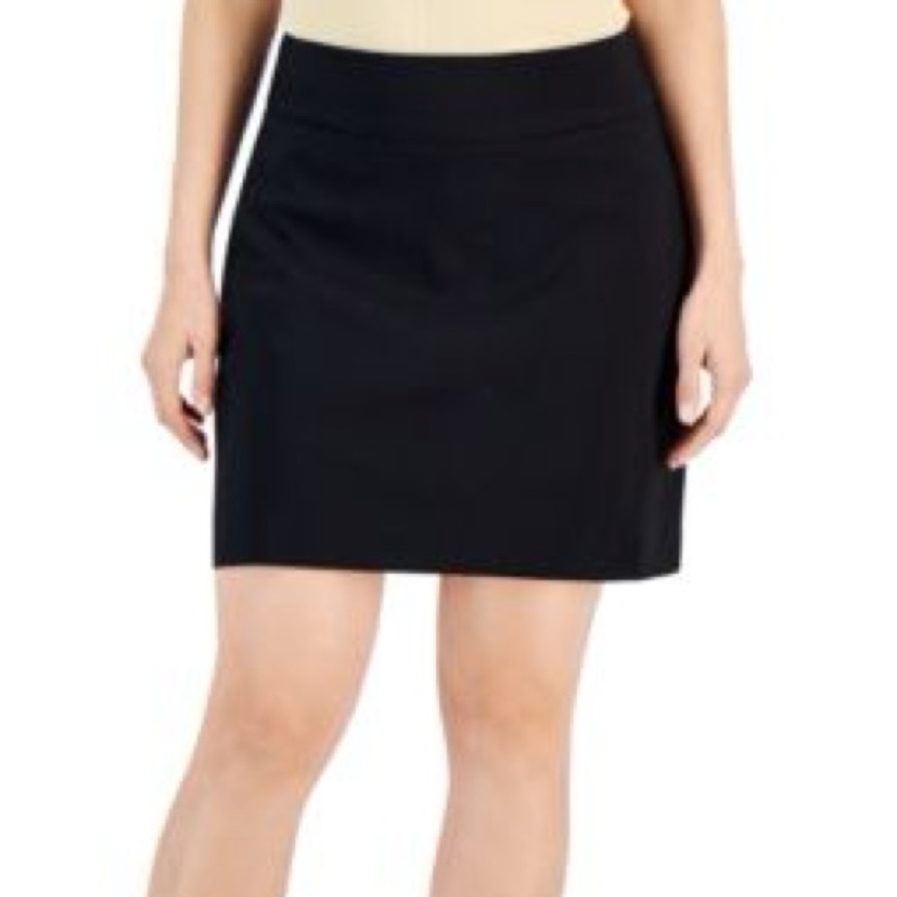 Classic Black Women's Straight Skort
